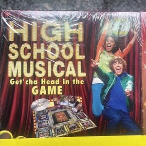 Disney HighSchool Musical " Get Your Head in the Game" Board Game